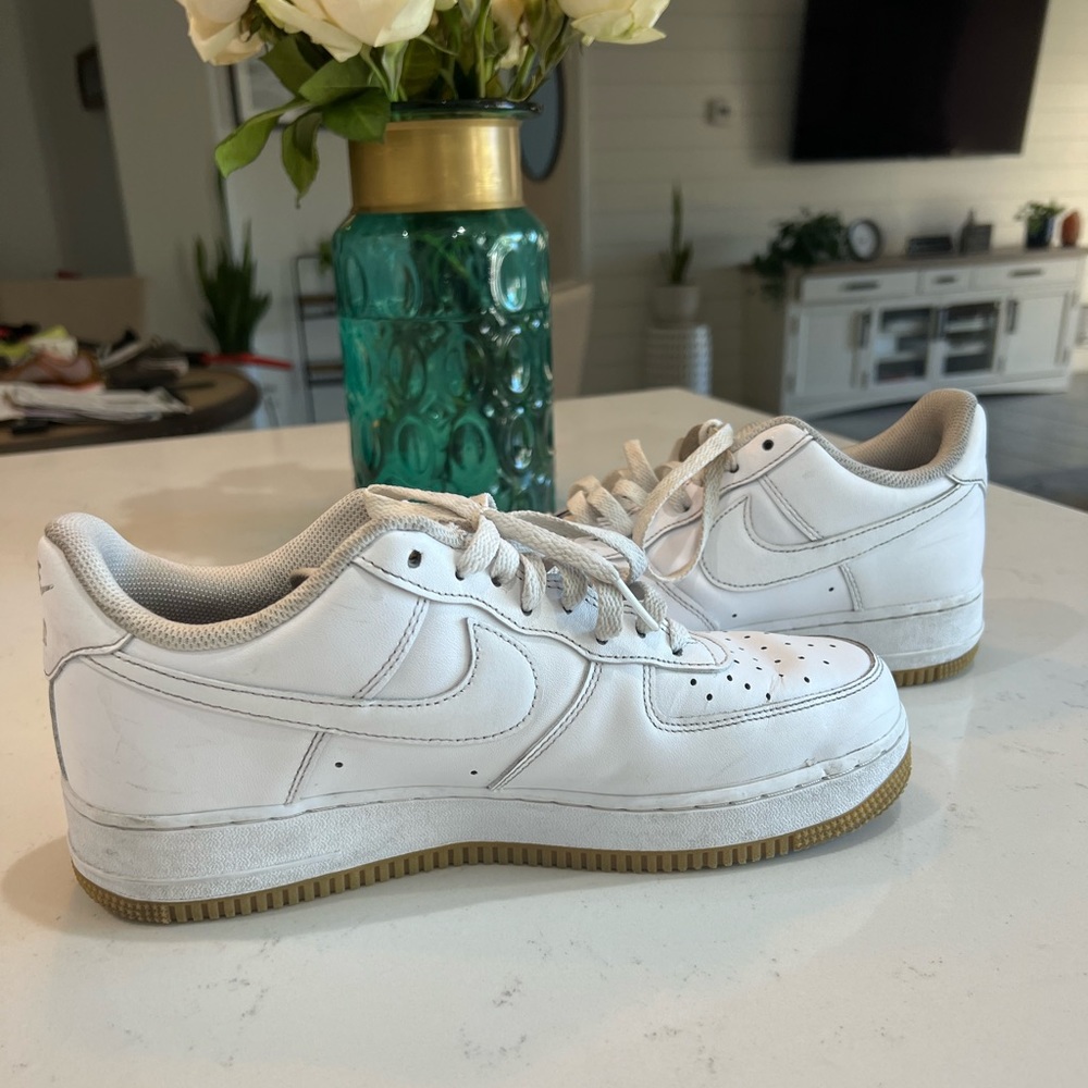 Nike Air Force 1 low white gum size 9